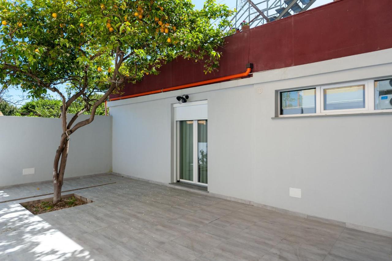 Lemon'S Apartment Elmas Екстер'єр фото